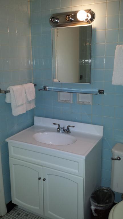 Olde Court Inn Wheeling Ruang foto